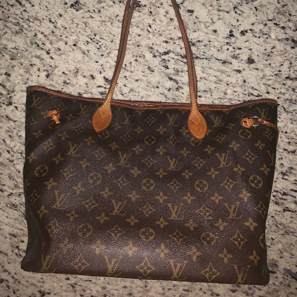 Authentic Louis Vuitton Neverfull MM